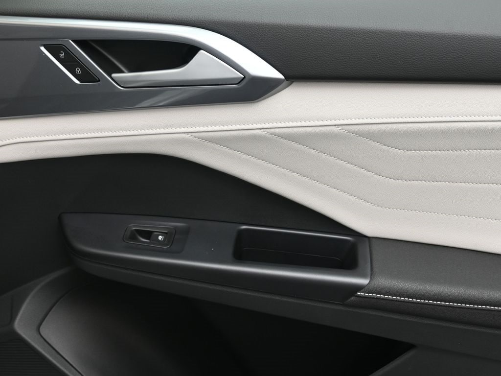 2026 Volkswagen Taos SEL - Photo 11