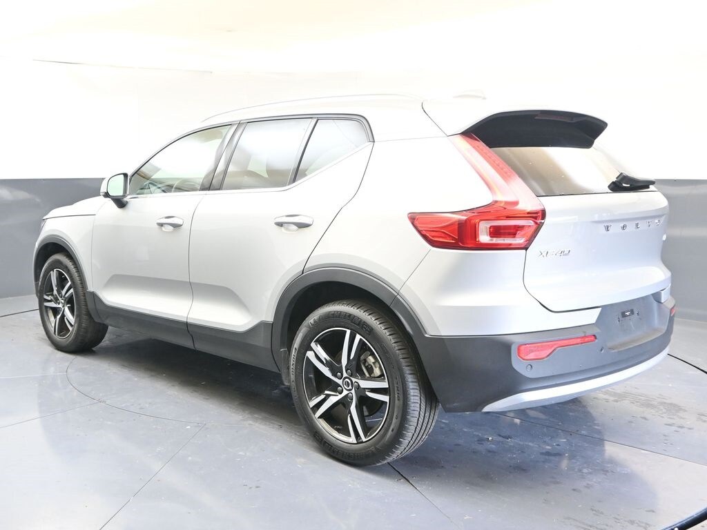 Used 2025 Volvo XC40 B5 Core Bright Theme SUV