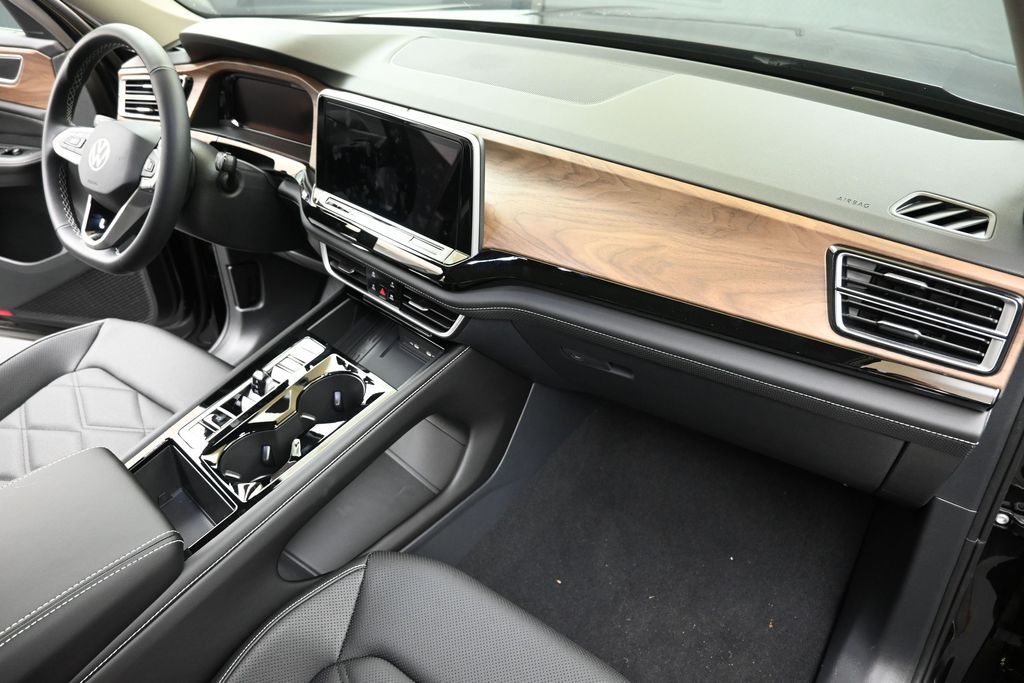 2026 Volkswagen Atlas SE w/Tech - Photo 13