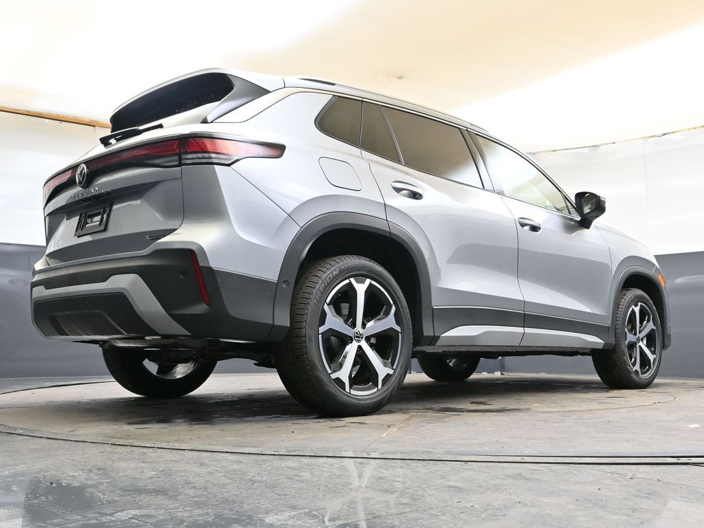 2026 Volkswagen Tiguan SE - Photo 42