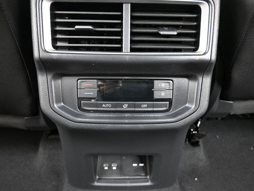 2026 Volkswagen Atlas SE w/Tech - Photo 17
