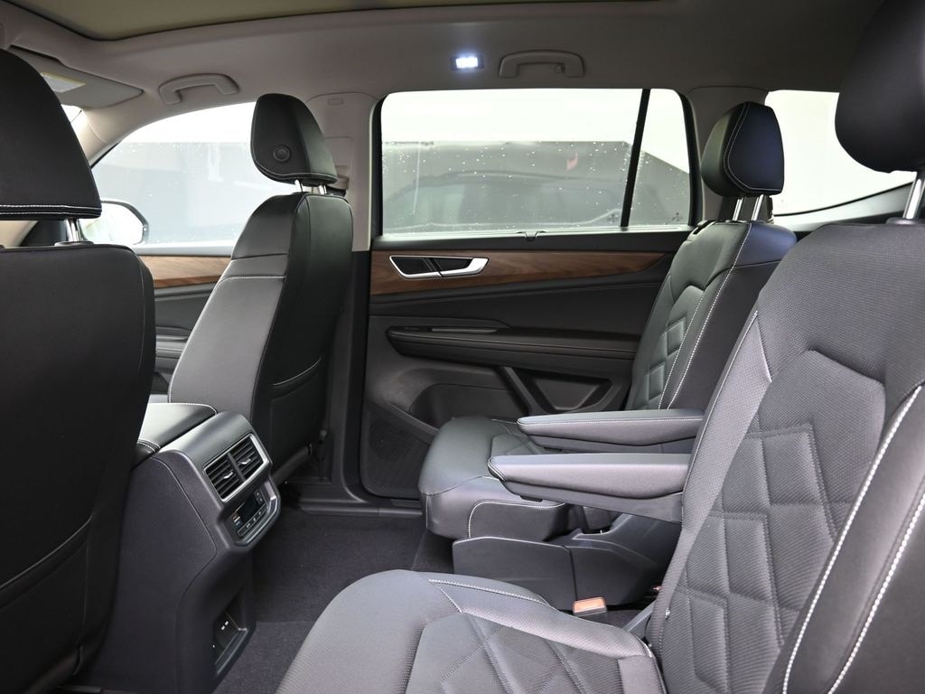 2026 Volkswagen Atlas SE w/Tech - Photo 19