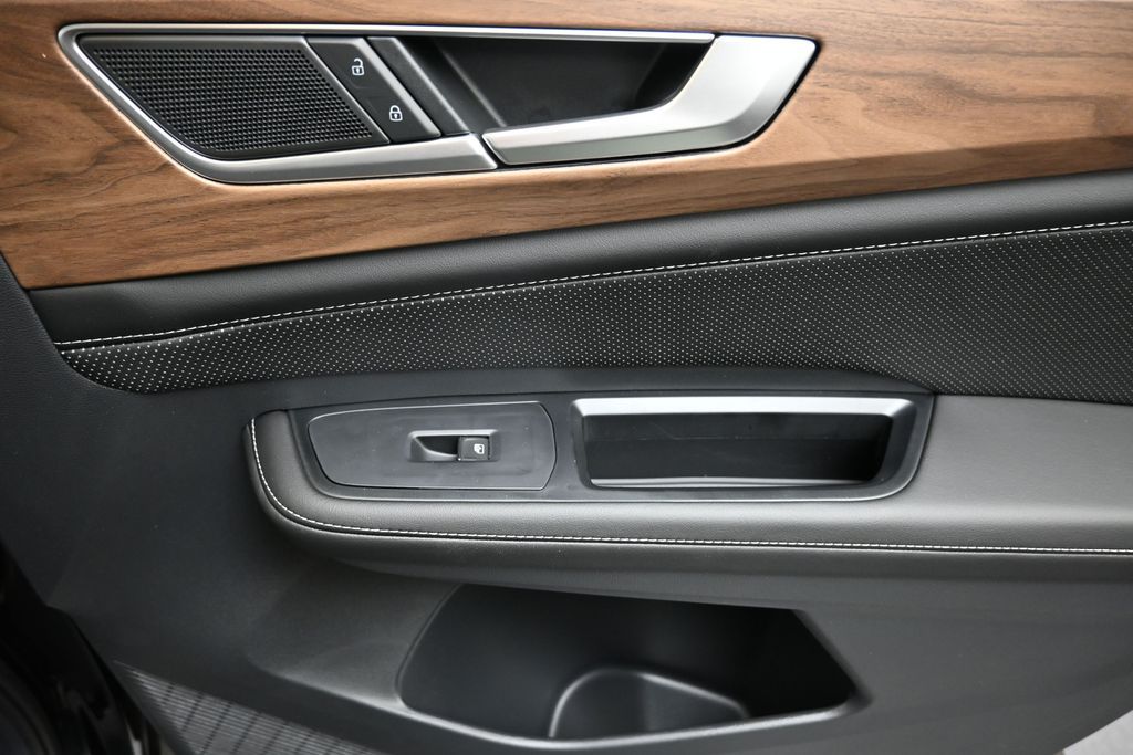 2026 Volkswagen Atlas SE w/Tech - Photo 11