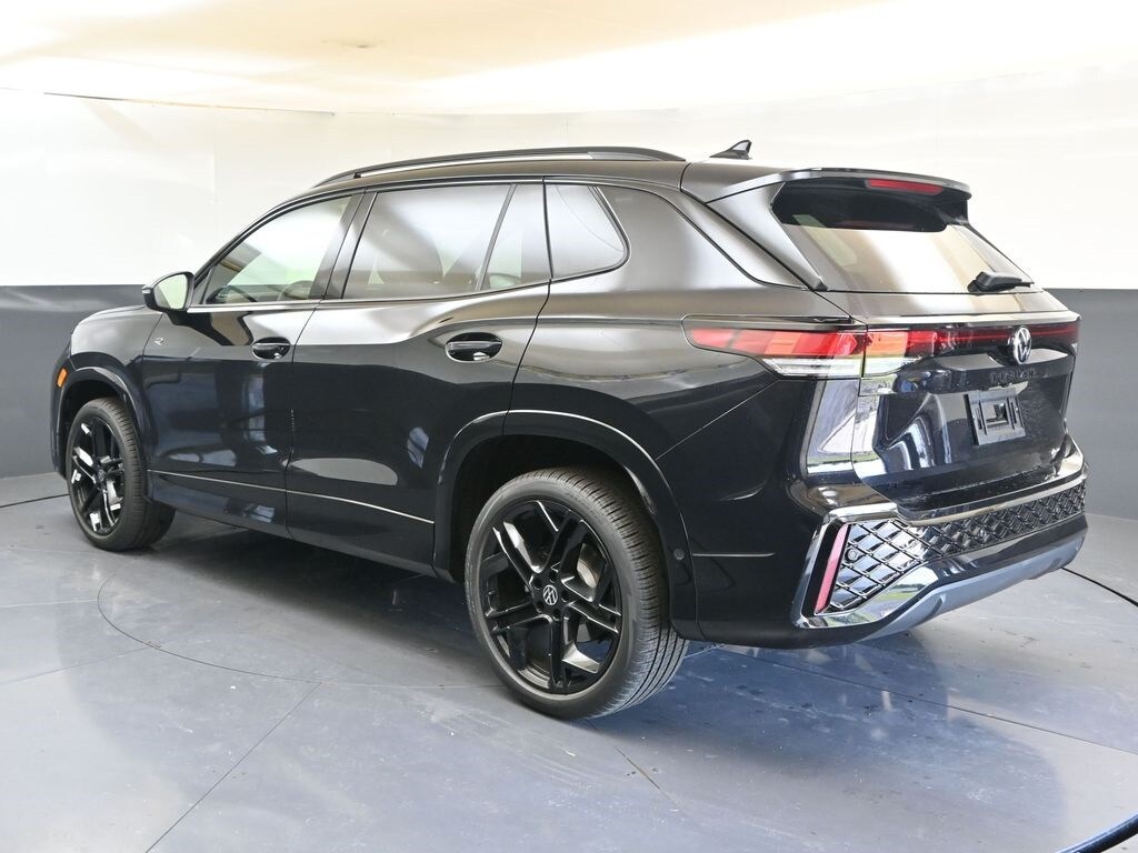 2025 Volkswagen Tiguan SE R-Line Black photo 2