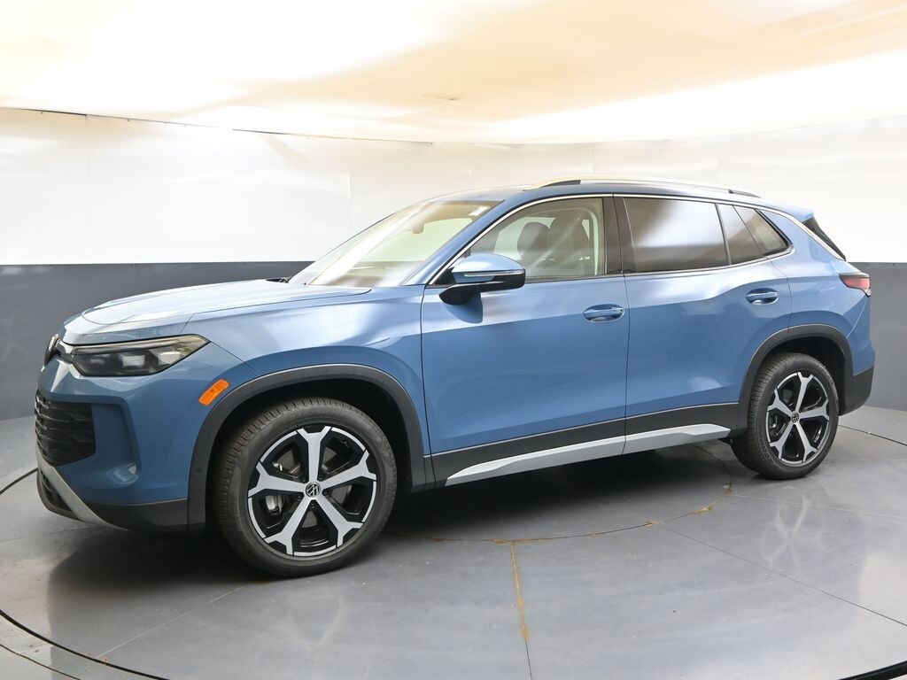 New 2026 Volkswagen Tiguan 2.0T SE SUV