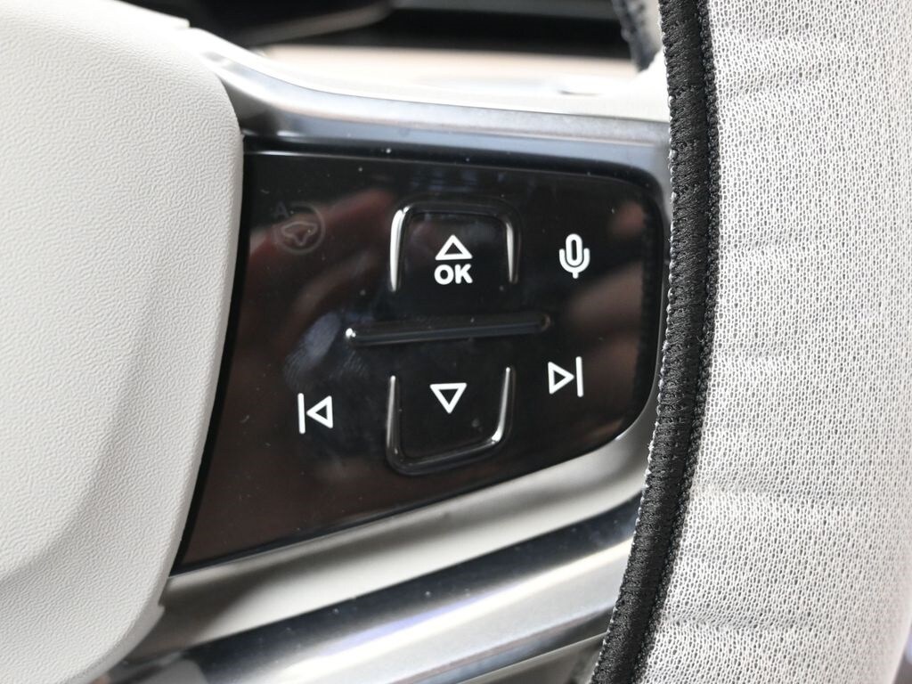 2025 Volvo EX90 Ultra - Photo 25