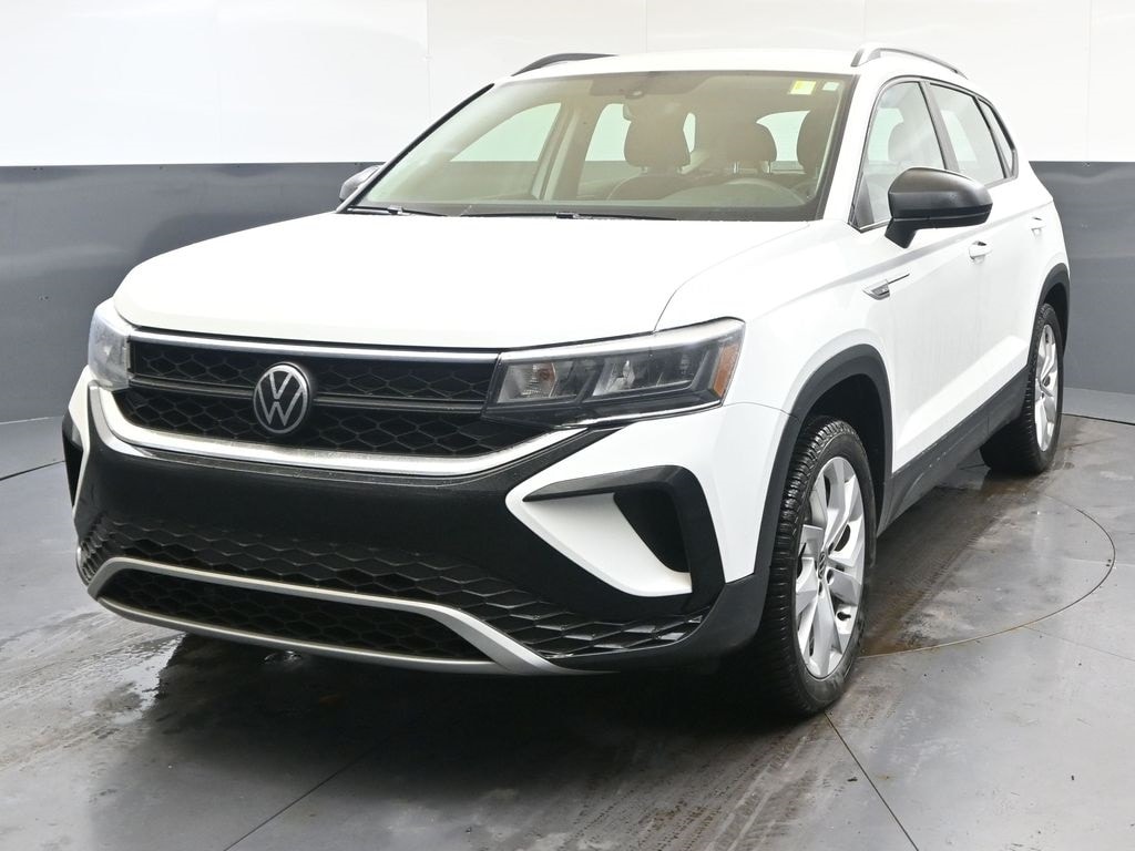 2023 Volkswagen Taos S's photo
