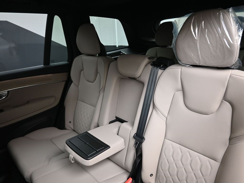 2026 Volvo XC90 Plus - Photo 21