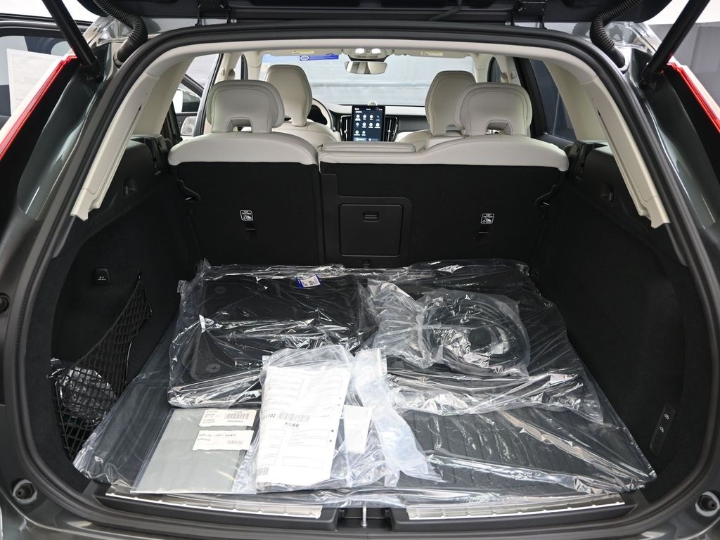 2026 Volvo XC60 Ultra - Photo 17
