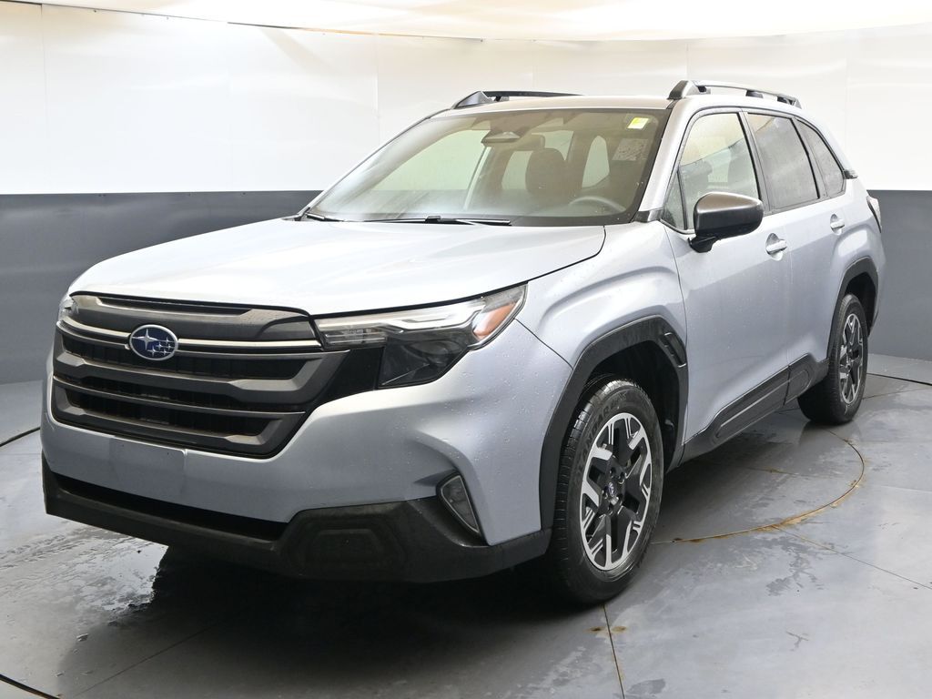 2025 Subaru Forester Premium's photo