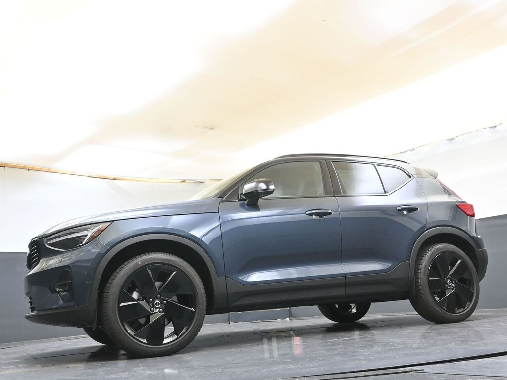 2026 Volvo XC40 Ultra Black Edition - Photo 35