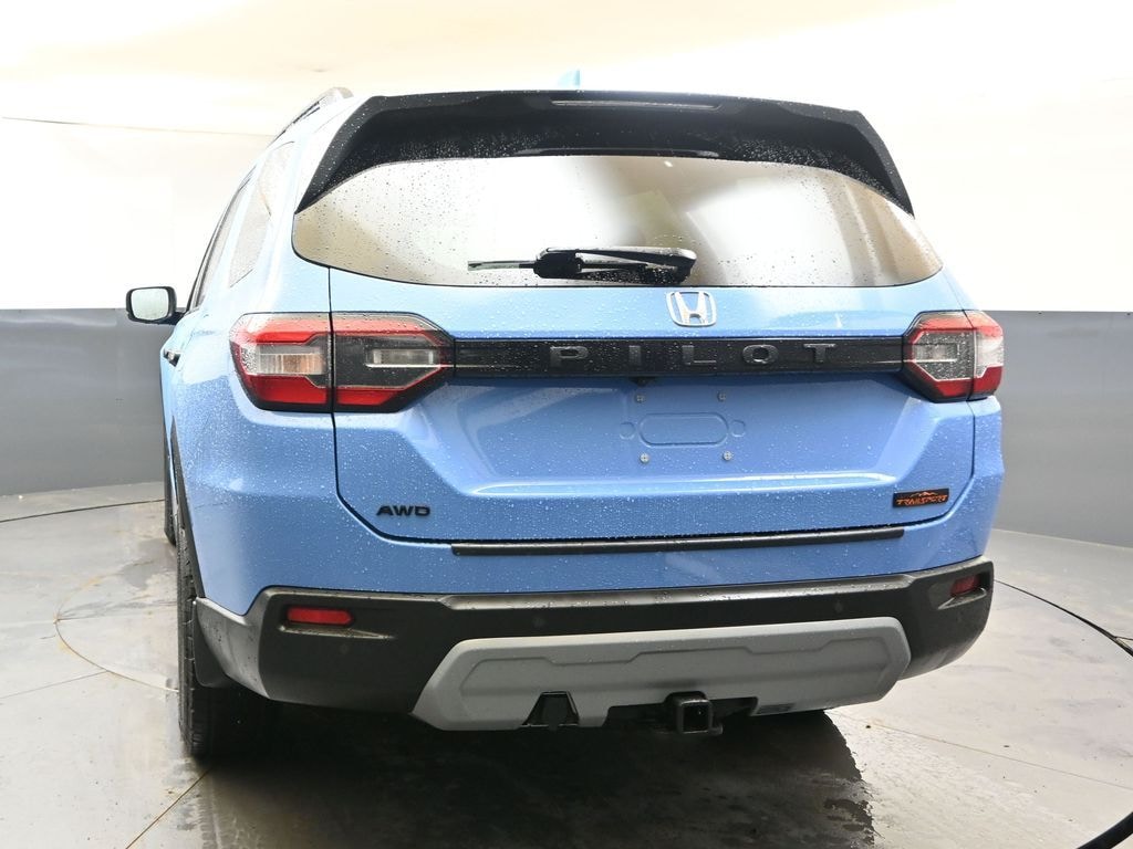 Used 2025 Honda Pilot TrailSport SUV