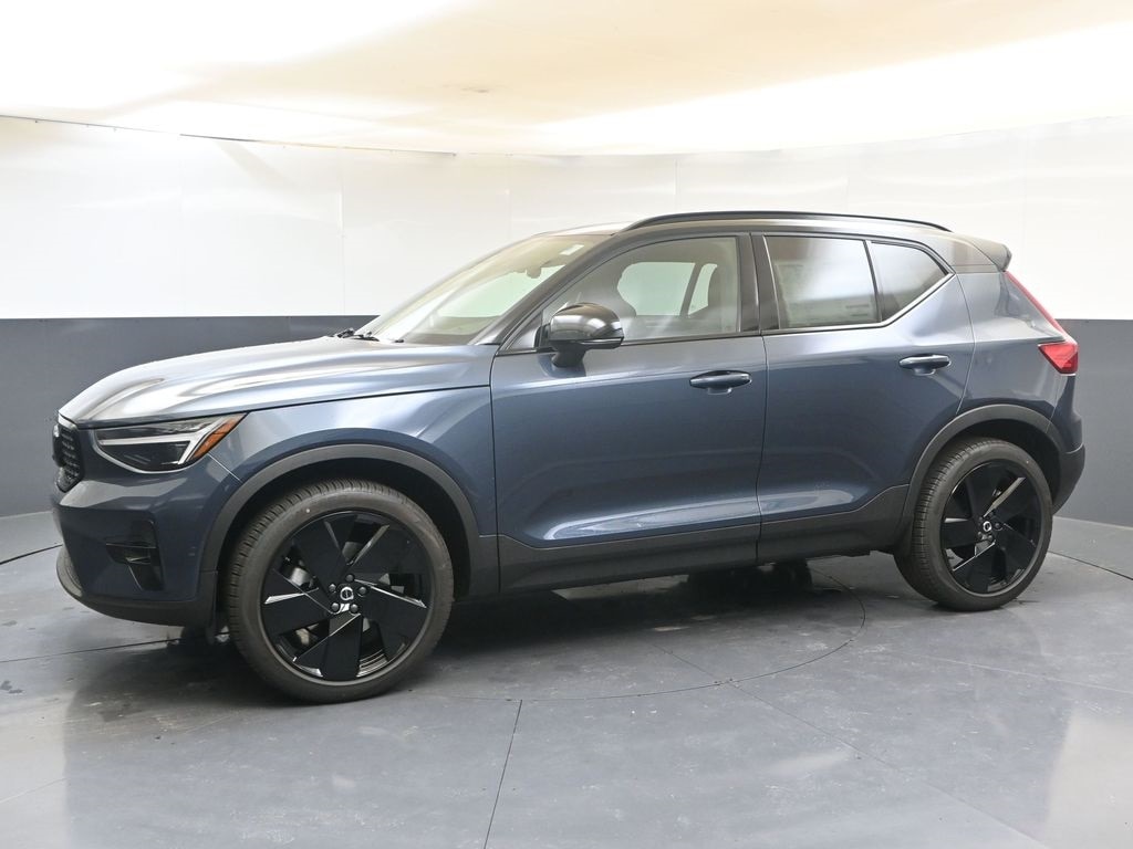 2026 Volvo XC40 Ultra Black Edition - Photo 2