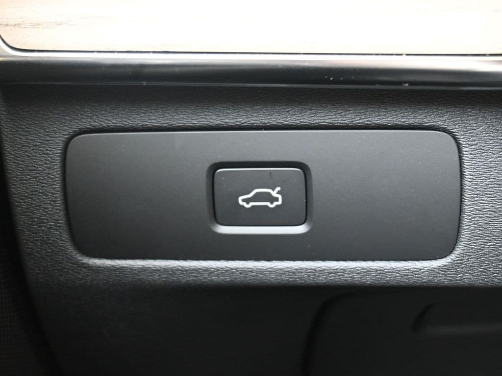 2026 Volvo XC90 Plus - Photo 27