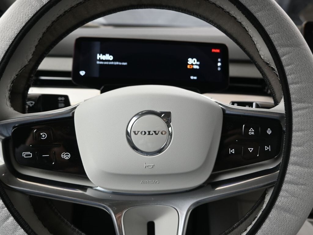 2025 Volvo EX90 Ultra - Photo 23