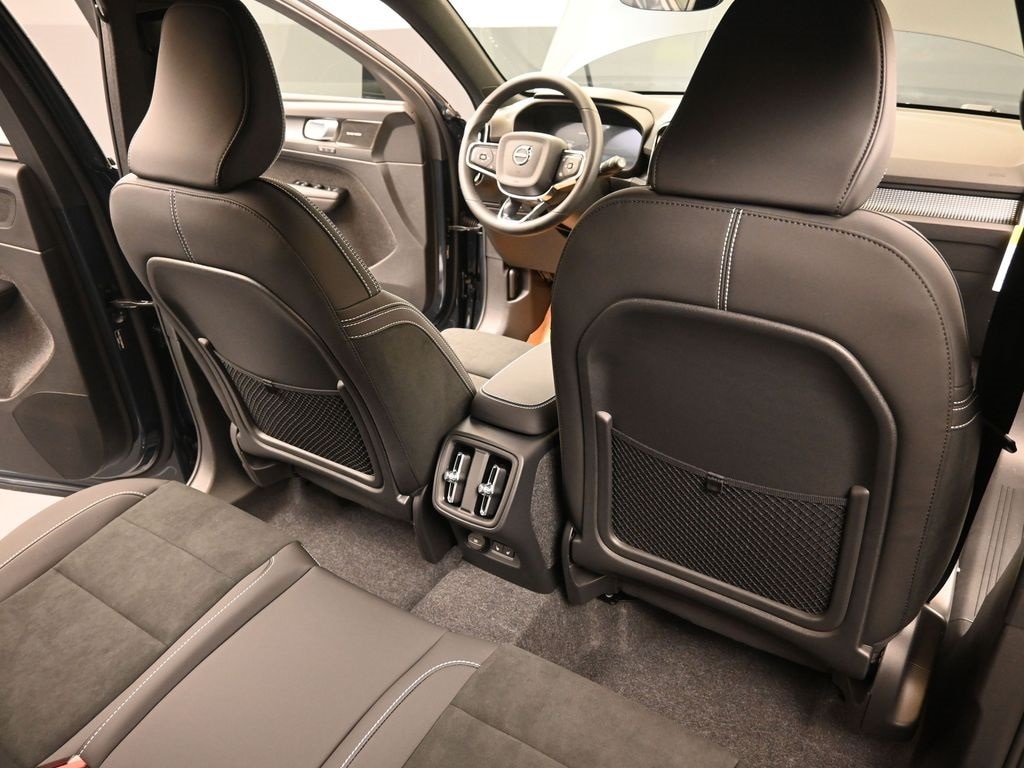 2026 Volvo XC40 Ultra Black Edition - Photo 15