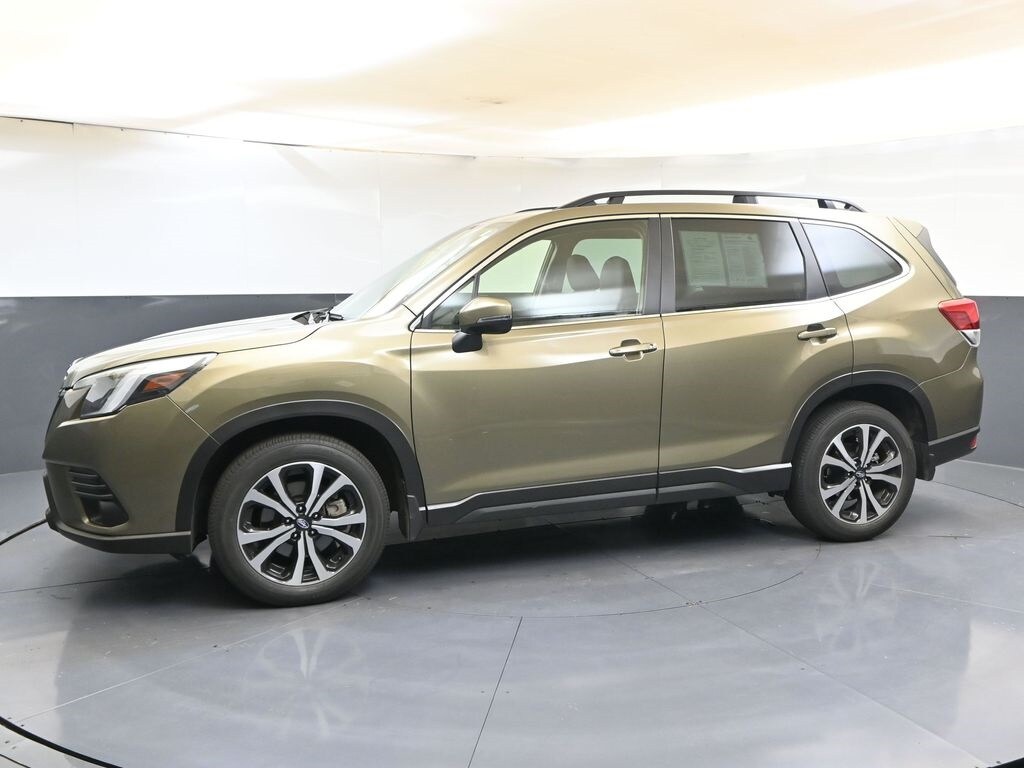 2022 Subaru Forester Limited photo 2