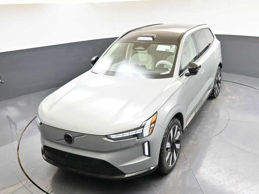 2025 Volvo EX90 Ultra - Photo 35