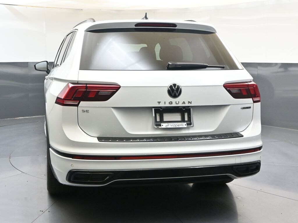 2024 Volkswagen Tiguan SE R-Line Black photo 4