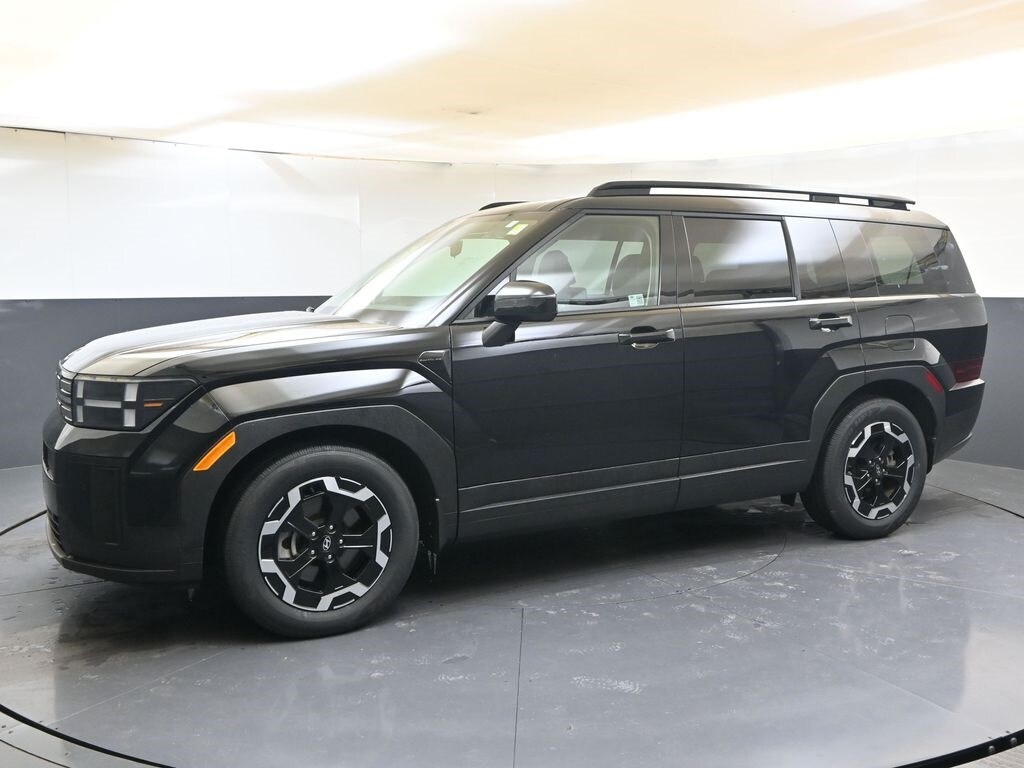 2025 Hyundai Santa Fe SEL photo 2