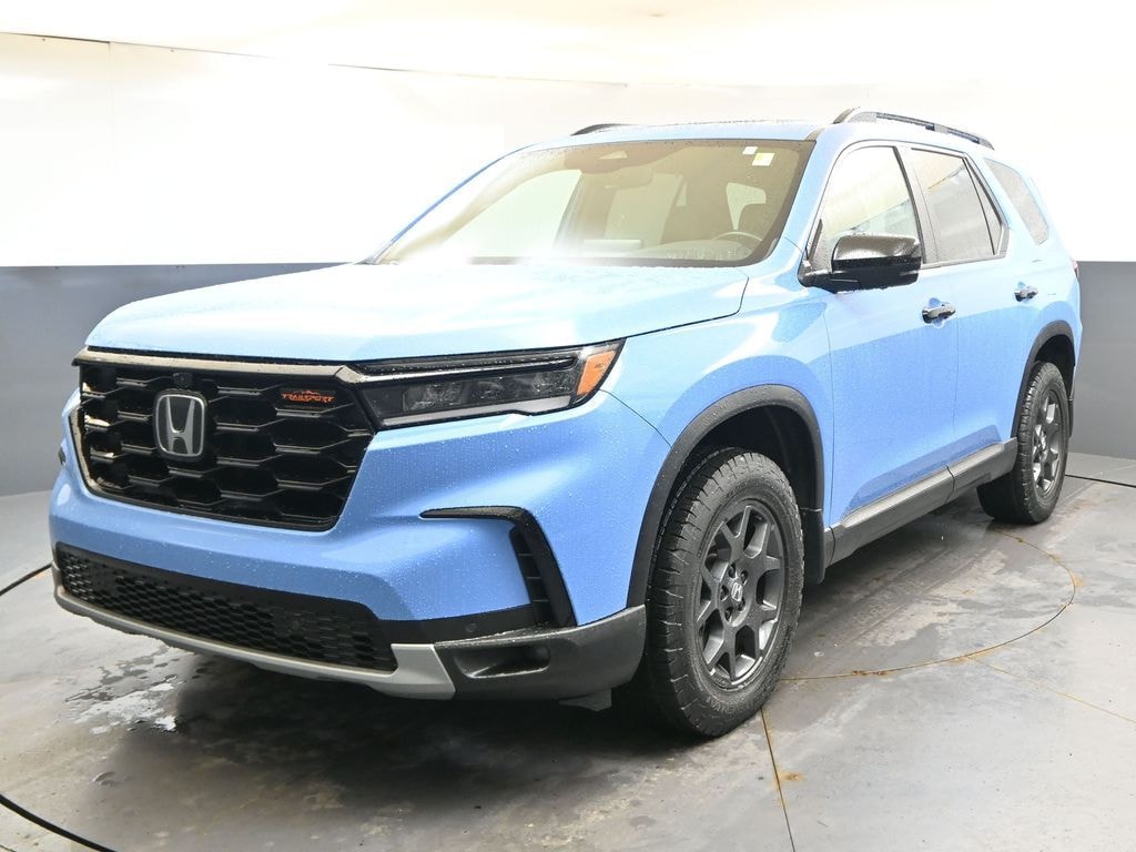 Used 2025 Honda Pilot TrailSport SUV