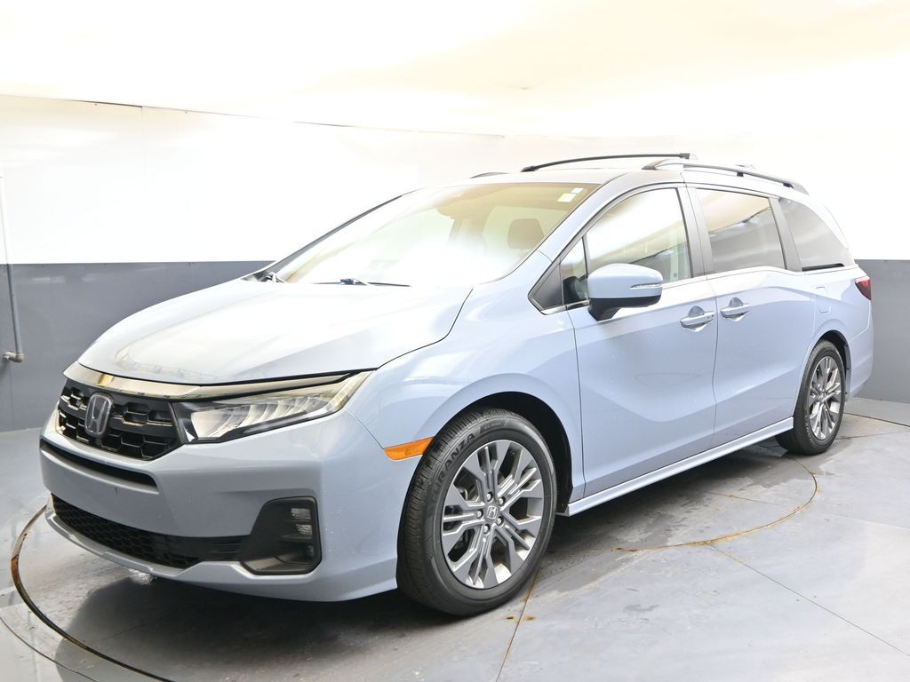 2025 Honda Odyssey Touring's photo