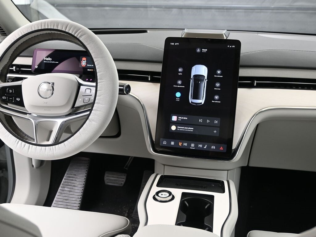 2025 Volvo EX90 Ultra - Photo 17