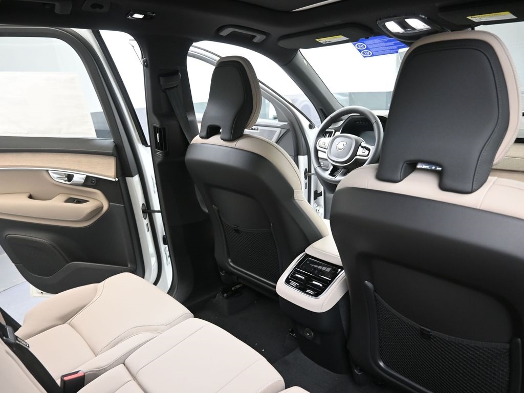 2026 Volvo XC90 Plus - Photo 15
