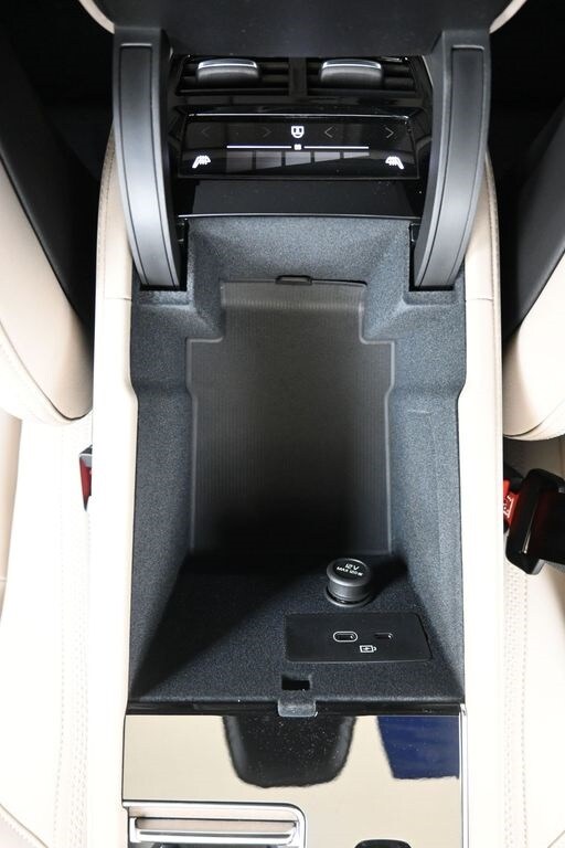 2026 Volvo XC90 Plus - Photo 37