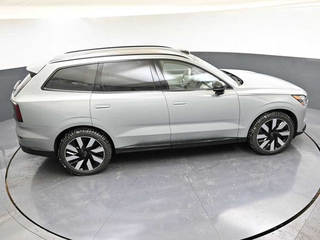 2025 Volvo EX90 Ultra - Photo 40