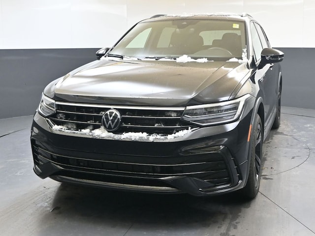 Featured Used 2024 Volkswagen Tiguan 2.0T SE R-Line Black SUV for Sale in Kalamazoo, MI