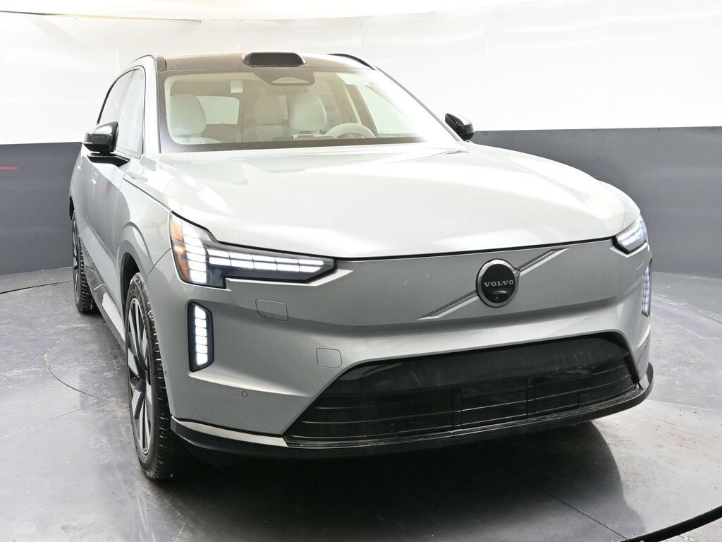 2025 Volvo EX90 Ultra - Photo 8
