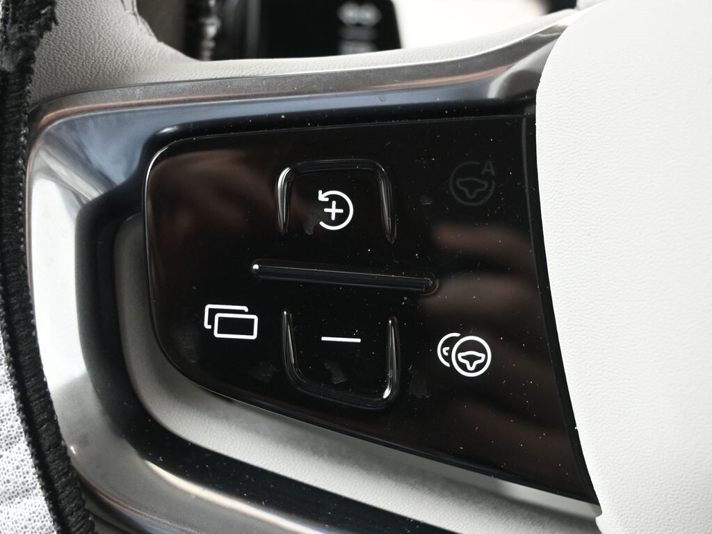 2025 Volvo EX90 Ultra - Photo 24