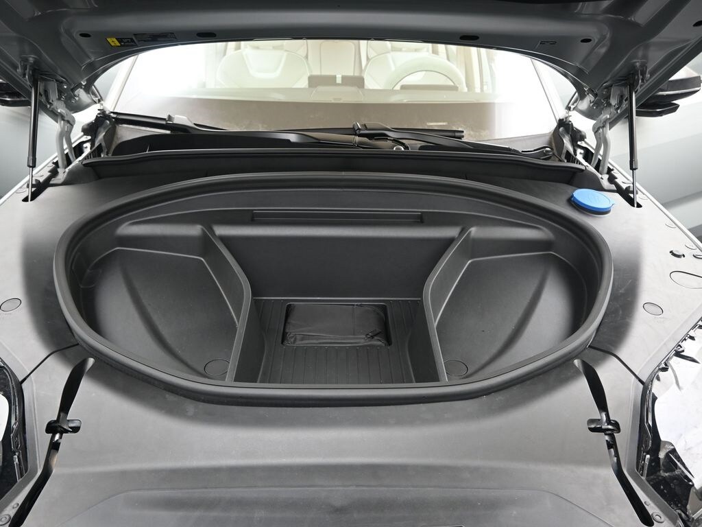 2025 Volvo EX90 Ultra - Photo 9