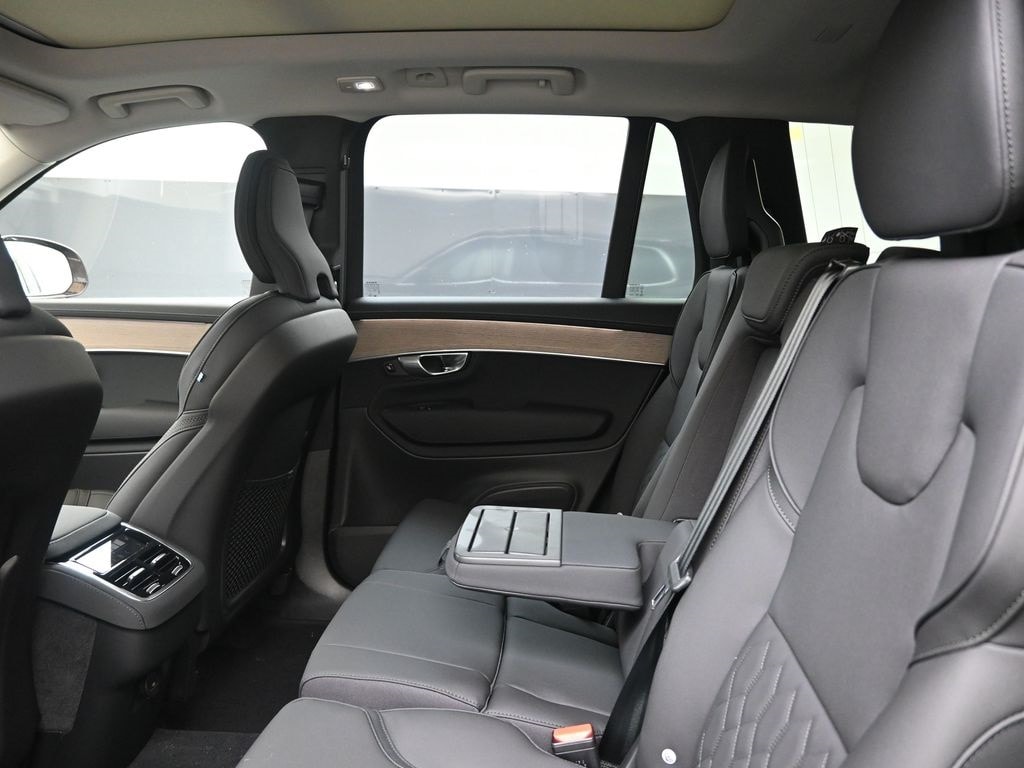 2026 Volvo XC90 Plus - Photo 20