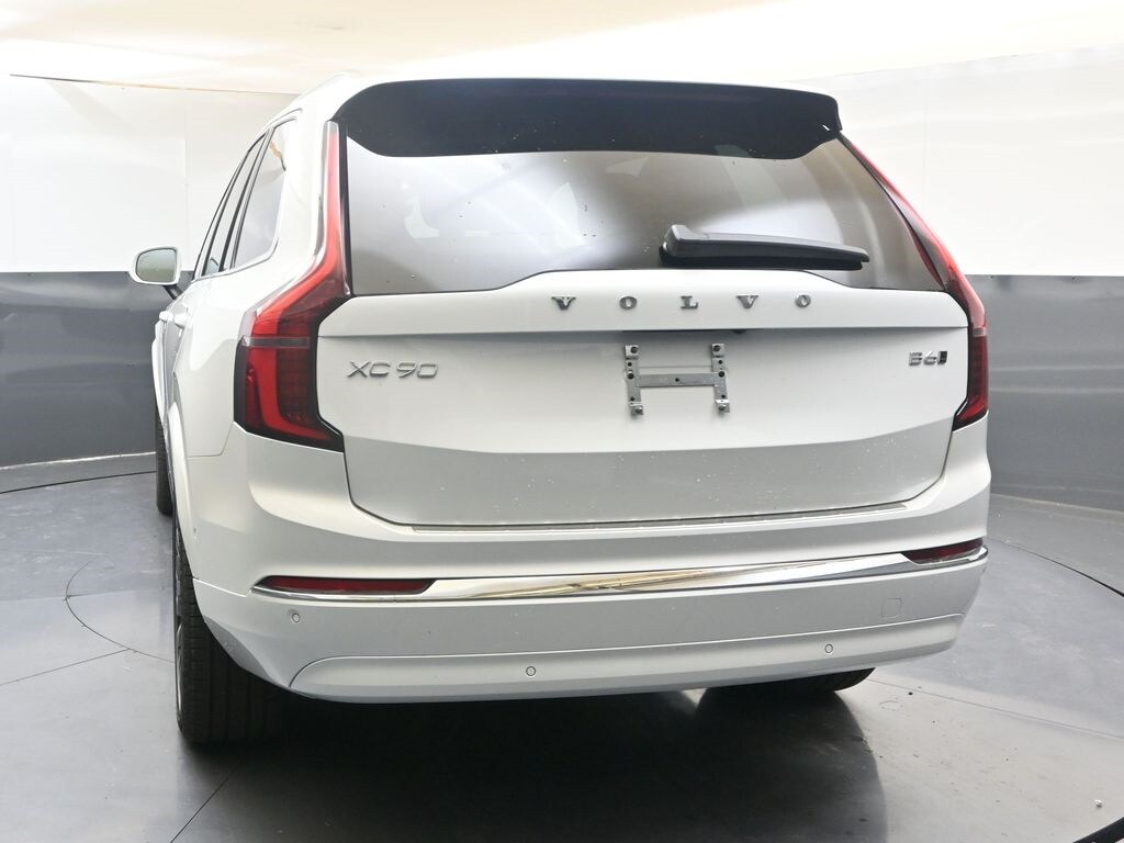 2026 Volvo XC90 Plus photo 2