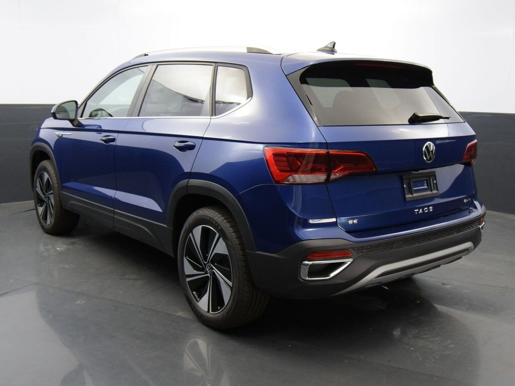 2024 Volkswagen Taos SE photo 3
