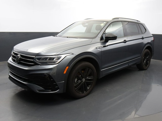 Featured Used 2022 Volkswagen Tiguan 2.0T SE R-Line Black SUV for Sale in Kalamazoo, MI