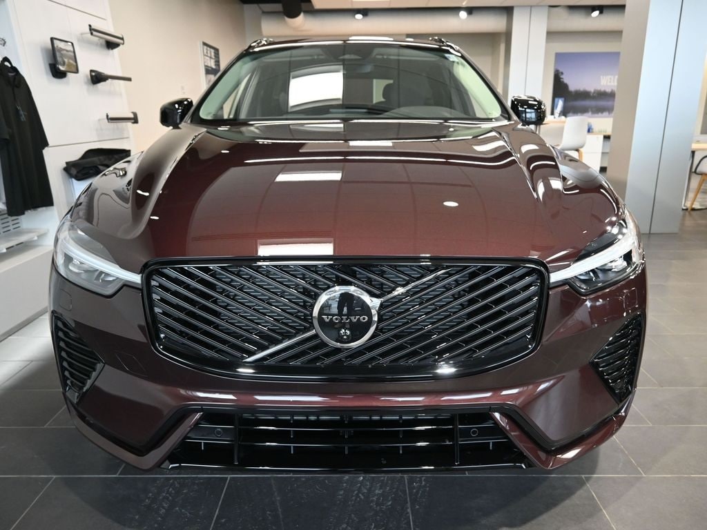 2026 Volvo XC60 Plus's photo