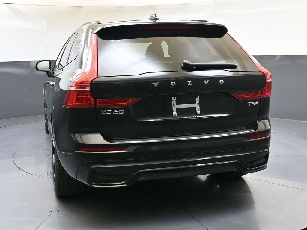 2025 Volvo XC60 T8 photo 4