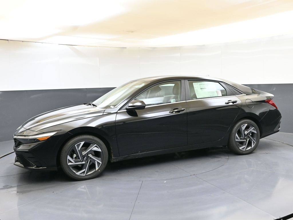 Used 2025 Hyundai Elantra Limited Sedan