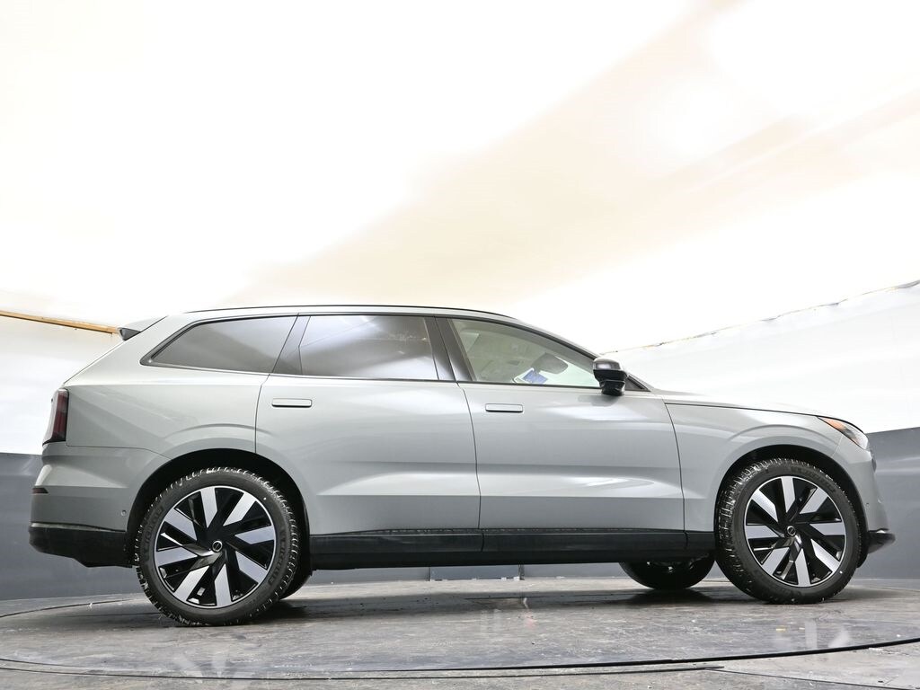 2025 Volvo EX90 Ultra - Photo 33