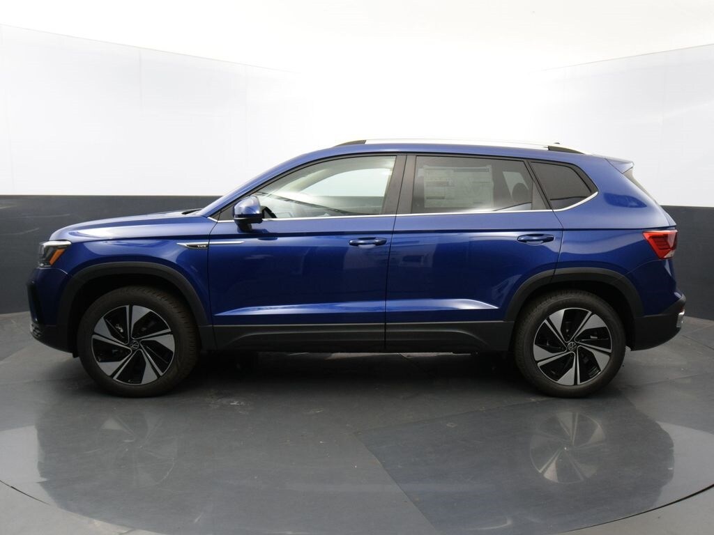 Used 2024 Volkswagen Taos SE with VIN 3VVUX7B27RM113539 for sale in Kalamazoo, MI