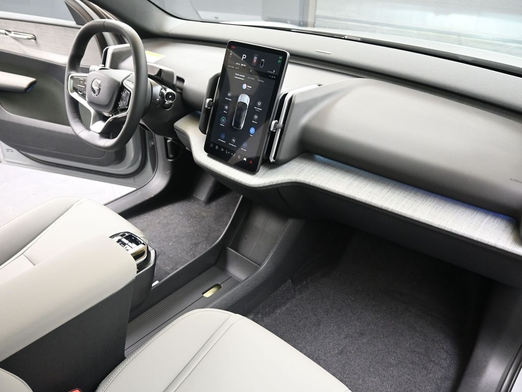 2026 Volvo EX30 Ultra - Photo 12