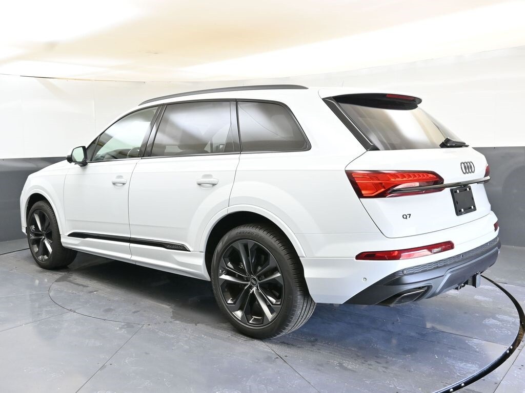 2025 Audi Q7 55 Premium photo 2
