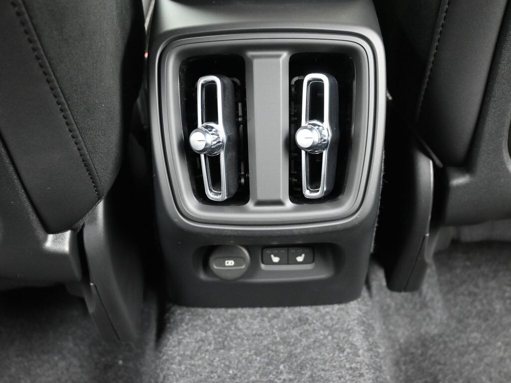 2026 Volvo XC40 Ultra Black Edition - Photo 20
