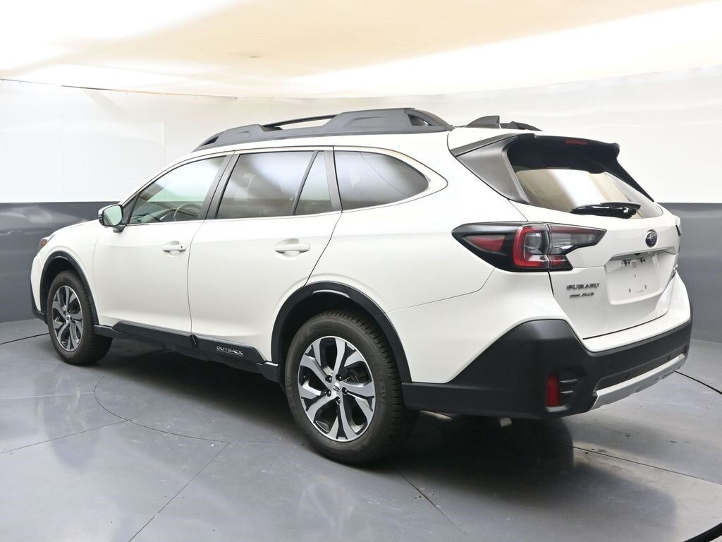 2020 Subaru Outback Limited photo 3