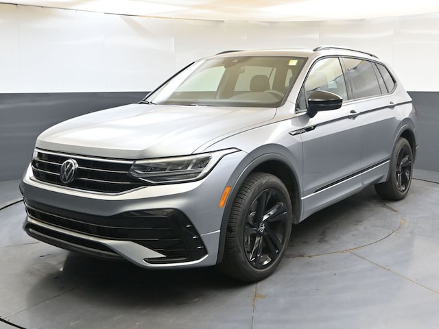 Featured Used 2024 Volkswagen Tiguan 2.0T SE R-Line Black SUV for Sale in Kalamazoo, MI