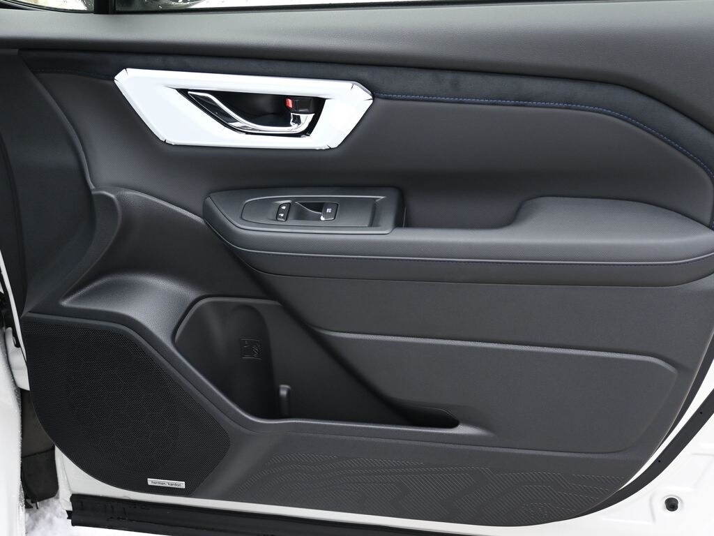 2025 Subaru Forester Limited photo 2