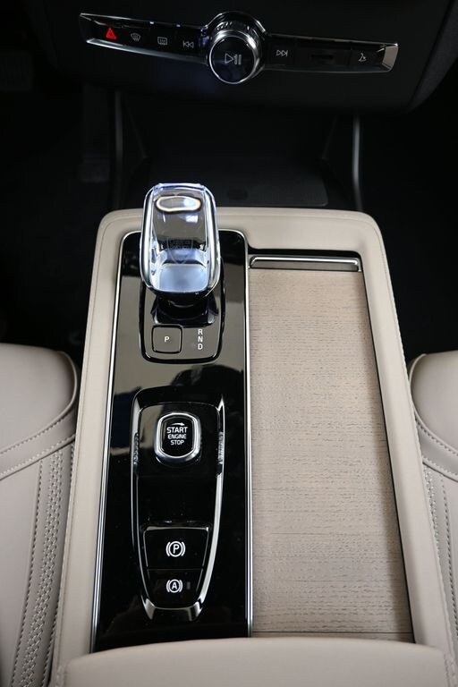 2026 Volvo XC90 Plus - Photo 35